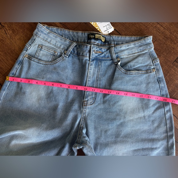 NWT | Suzanne Betro Mia High Waist Super Relaxed Jeans - Picture 9 of 11